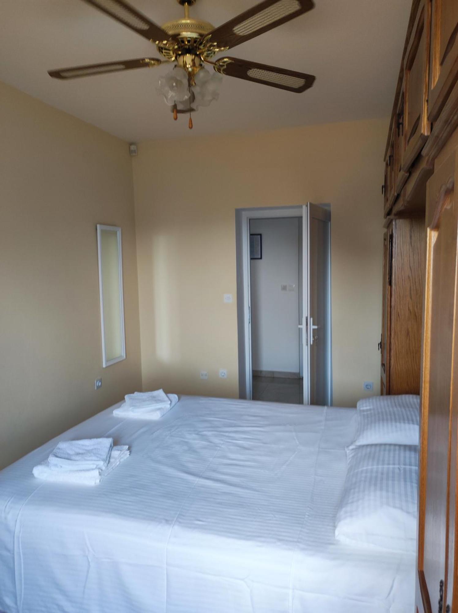Apartment With 2 Balconies And Sea View 奥米什 客房 照片